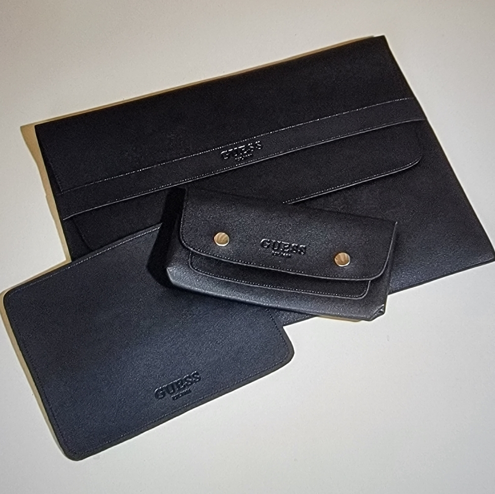 GUESS | TRAVEL LAPTOP CASE